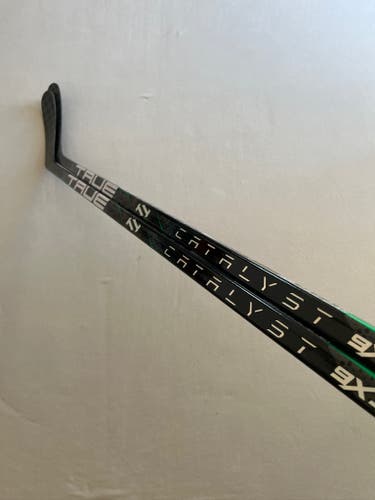 *2 Pack* of New 85 Flex T92.5 Senior True Catalyst 9x3 Right Hand Pro Stock Hockey Sticks