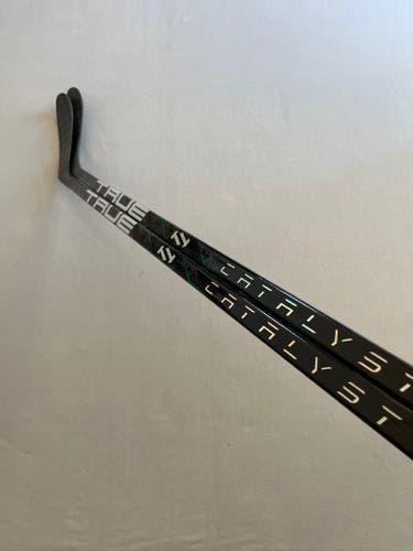 *2 Pack* of New 85 Flex T28 Senior True Catalyst 9x3 Right Hand Pro Stock Hockey Sticks