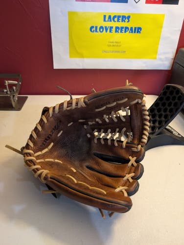 Infield RH Mizuno Classic Pro Soft Baseball Glove 11.5" (Used)