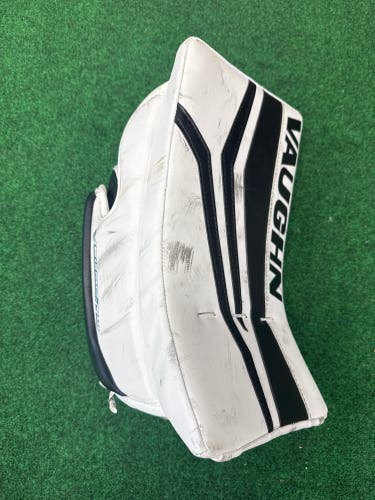 White Intermediate Vaughn Velocity Goalie Blocker Regular (Used)