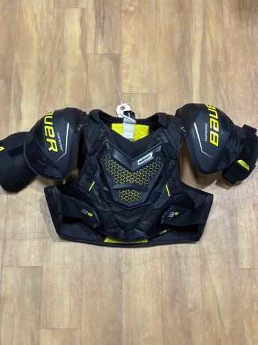 Extra Small / Small Senior Bauer Supreme 3S Shoulder Pads (Used)