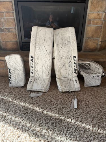 28" CCM Axis 1.5 Regular Goalie Full Set (Used)
