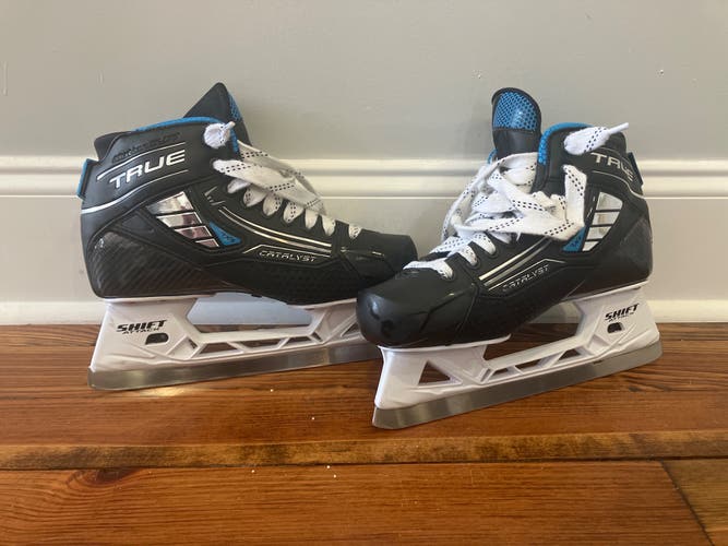 2024 True Catalyst 7x4 Goalie Skates senior 7 (used once).