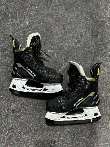 2022 CCM AS-V Hockey Skates Regular Width Size 3 (Used)