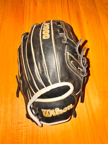 2022 Wilson A1000 RH Outfield Softball Glove 12" (Used)