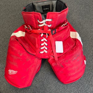 Senior XL Vaughn Hockey Goalie Pants Pro Stock (Used)