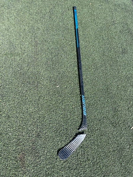 Senior Bauer Nexus 2N Right Handed Hockey Stick P92 77 Flex (Used)