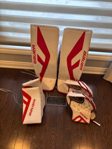 2025 quarter season used pro custom full goal set (includes practice and game gloves)