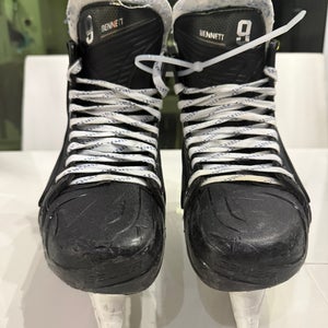 Sam Bennett - Bauer Vapor Hyperlite 2 Hockey Skates Pro Stock 8.75/8.5 - Florida Panthers Game Used