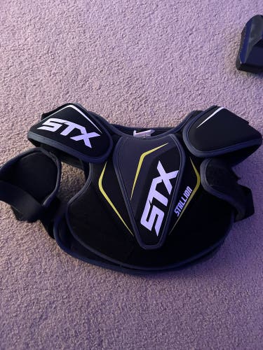 Medium Youth STX Stallion 50 Shoulder Pads (New)