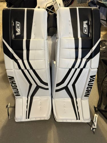 33" Vaughn V10 Pro Carbon Goalie Leg Pads (Used)