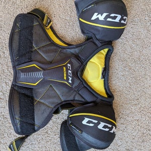Medium Junior CCM Tacks 3092 Shoulder Pads (Used)