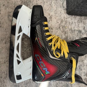 2025 CCM JetSpeed FT8 Pro Hockey Skates Narrow Width 8.5 (New)