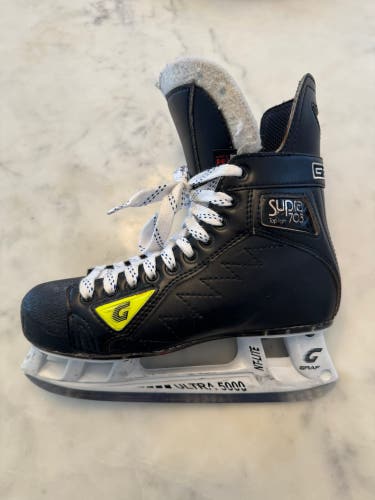 Graf Supra 703 Hockey Skates Regular Width 7 (Used)