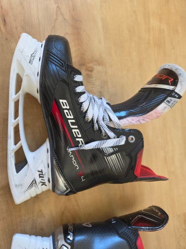 Black/Gray Bauer Vapor X4 Hockey Skates Regular Width 8.5 (Used)