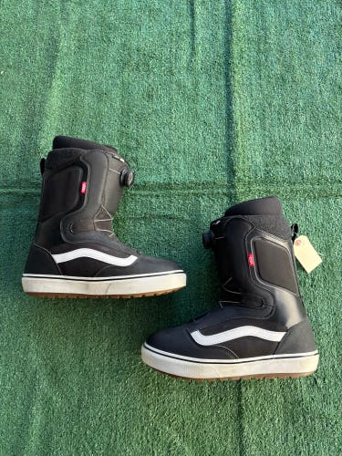 Men's Size M 11.5 (W 12.5) Vans Aura OG Snowboard Boots