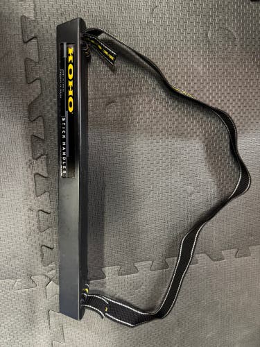 Hockey stick carrier