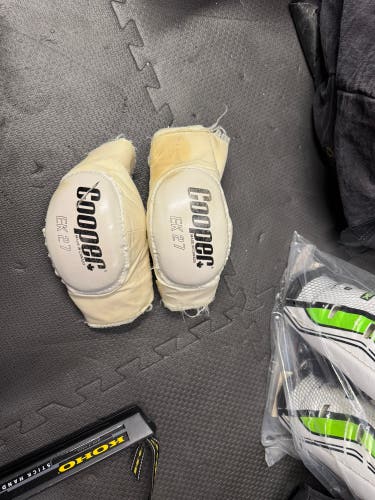 Senior Large Elbow Pads (Used)