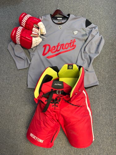 Stadium Series Detroit Red Wings Warrior alpha Hockey Pants Game Worn Chairot