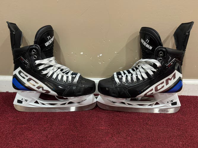 CCM JetSpeed FT6 Pro Hockey Skates Regular Width Pro Stock 9 (New) Item#LH6B