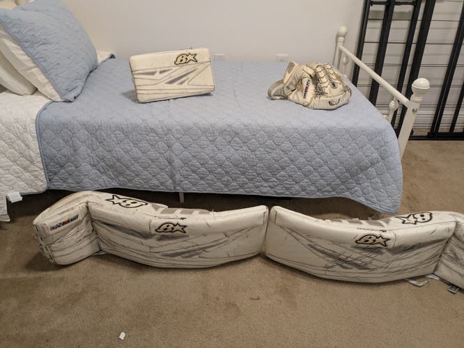 35" 2022 Brian's Brians Gnetik Pro II Goalie Leg Pads (Used)