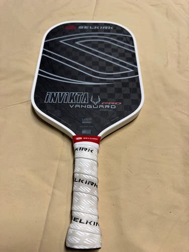 Selkirk Vanguard Pro Pickleball Paddle - Elite All-Court Performance