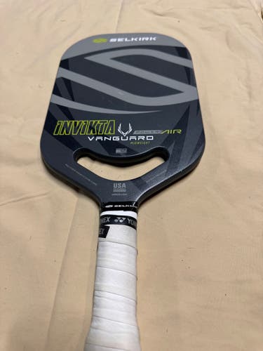 Selkirk Vanguard Power Air Invikta - Gray and Geen- High Power & Spin