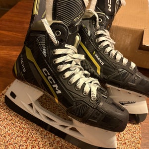 CCM AS-V Pro Hockey Skates Regular Width Pro Stock 7.5 (New)
