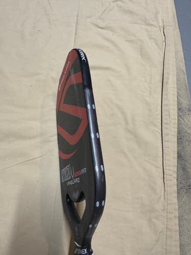 Selkirk Vanguard Power Air Invikta - Black and Red- High Power & Spin