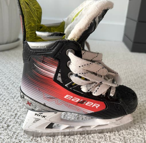 Used Bauer Vapor X4 Hockey Skates | Junior Size 1.5D w/ custom wraps