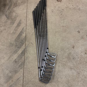 Men's Wilson REFLEX Pro Staff OS Right Handed Iron Set Regular Flex (Used)