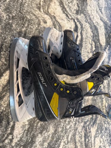 2020 Bauer Supreme 3S Pro Hockey Skates Regular Width Size 2.5 (Used)