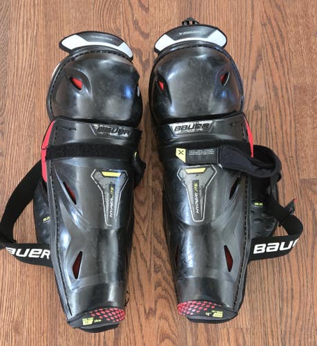 Senior Bauer Vapor Hyperlite 15" Shin Pads (Used)