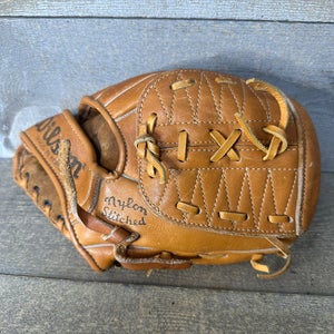 Vintage Wilson A2185 Jim Catfish Hunter Baseball Glove Youth 9" RHT Signature