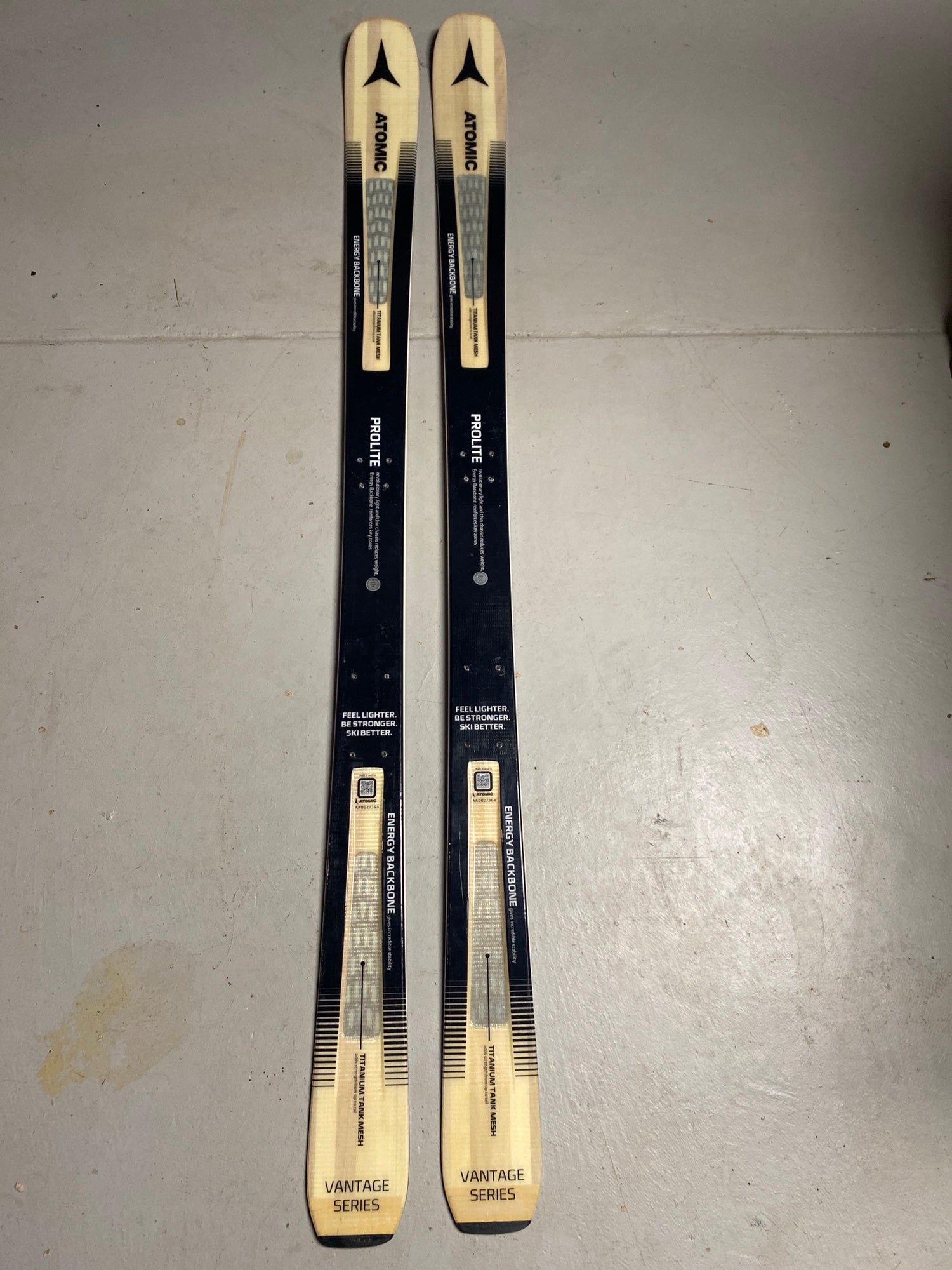 ATOMIC スキー板「NOMAD SMOKE」 164cm ビンディング付き 【公式通販】