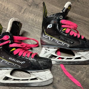 2021 Bauer Vapor 3X Hockey Skates Regular Width Size 3.5 (Used)