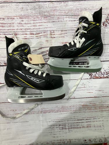 Youth CCM Tacks 1092 Hockey Skates Regular Width 13 (Used)