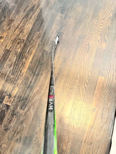 Intermediate Bauer Vapor Hyperlite 2 Left Hand Hockey Stick P92 55 Flex (New)