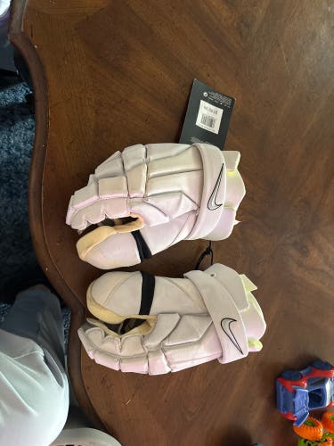 Nike Goalie Gloves (New) xl