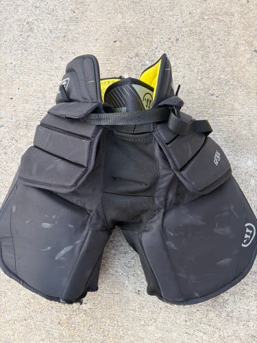 Intermediate Medium Warrior Ritual X3E Hockey Goalie Pants (Used)