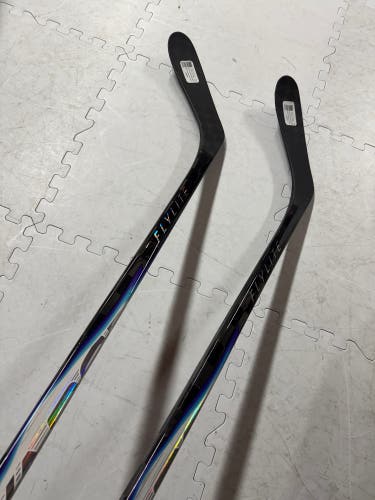 2 Pack-Senior Bauer Vapor Flylite Left Hand Hockey Stick P28 87 Flex (New)