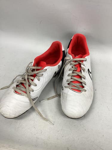 Used Nike Soccer Cleats White Junior 05.5 11851-S000043251