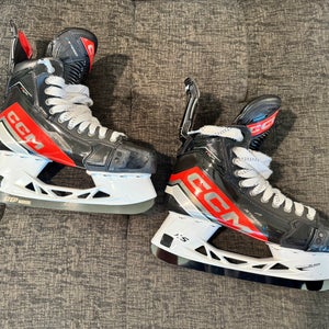 2023 CCM JetSpeed FT6 Pro Hockey Skates size 9 (Used)