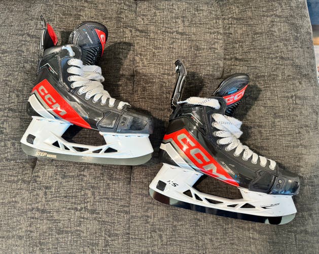 2023 CCM JetSpeed FT6 Pro Hockey Skates size 9 (Used)