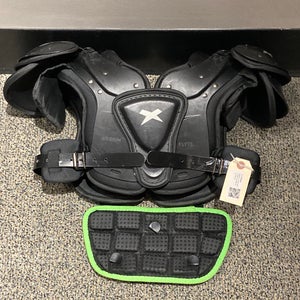 Used Youth Medium Xenith Flyte Shoulder Pads | Schutt Backplate Included
