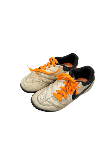 Used Nike Soccer Indoor Shoes White Junior 04.5 11682-S000112721