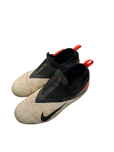 Used Nike Soccer Cleats White Junior 04.5 11682-S000117557