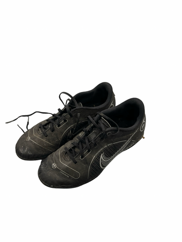 Used Nike Soccer Cleats Black Junior 05.5 11682-S000122026