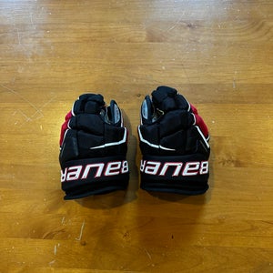 Red and Black Youth Bauer Gloves 10" (Used)