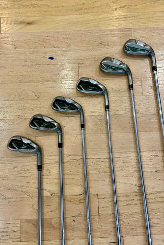 Men's TaylorMade RocketBallz Right Handed Iron Set Regular Flex (6 Clubs) #4 - #9 Steel Shaft (Used)